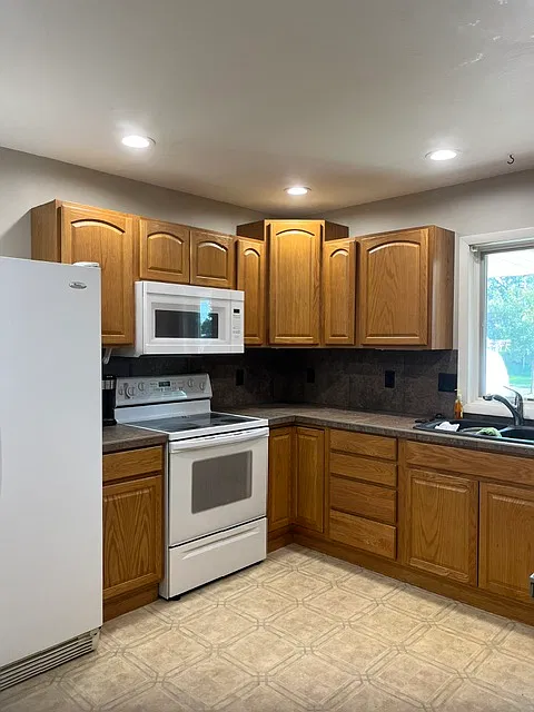 3 bed, 1000 sqft, $1,790 — Photo 3