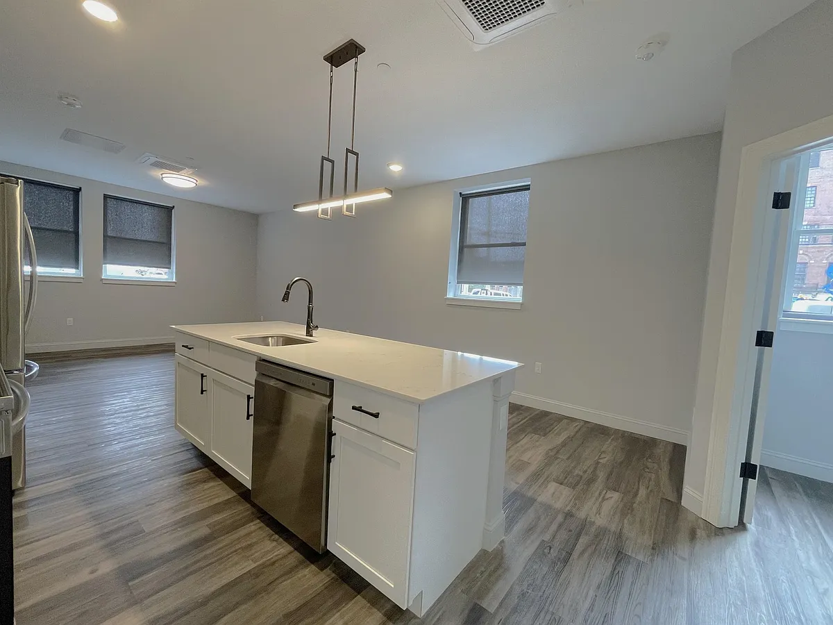 Building Photo - 25 Lowell St #104