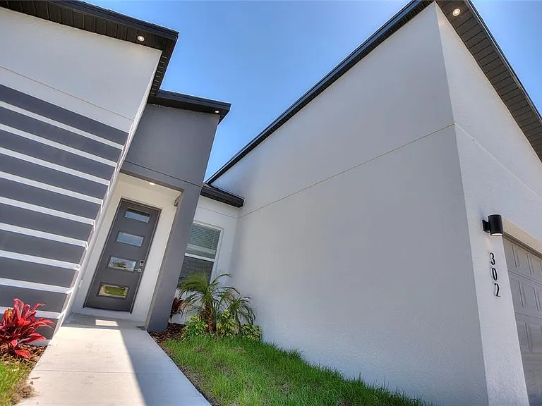 302 Elderberry Ct — Photo 3