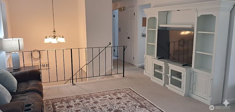 4th image of 7655 Forest Ridge Drive NE