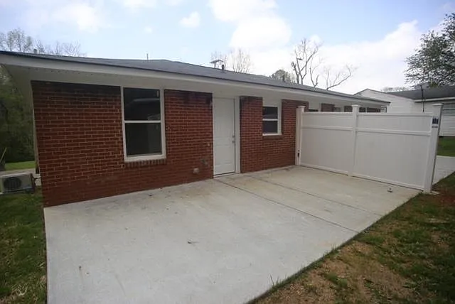 Building Photo - 5326 Usher Dr #B