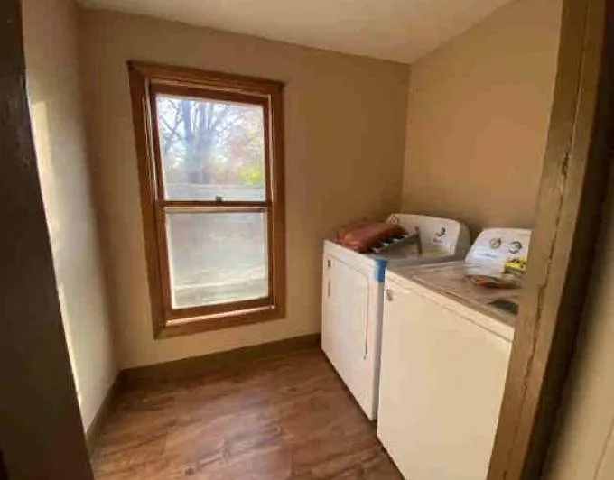 2593 Norwood St — Photo 7