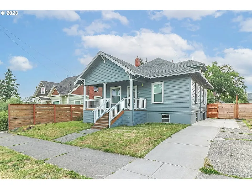 6904 NE Grand Ave photo 1