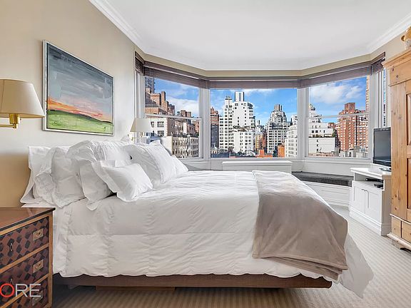 5th image of 300 E 74th St APT 10F