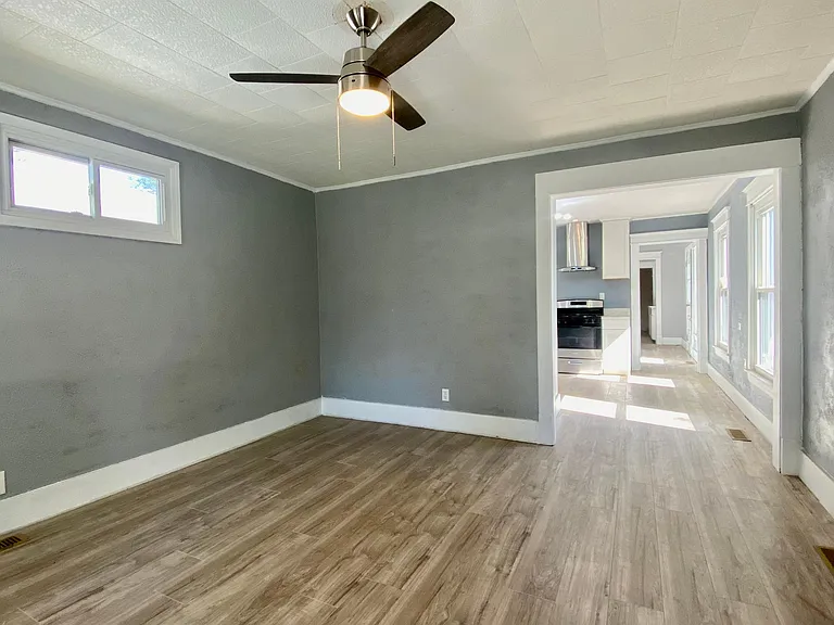 2059 May Ave — Photo 7