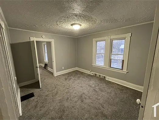 3 bed, $1,900 — Photo 4
