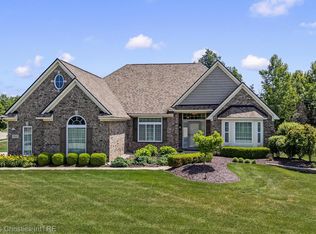 23032 Cheyenne Dr, South Lyon, MI 48178