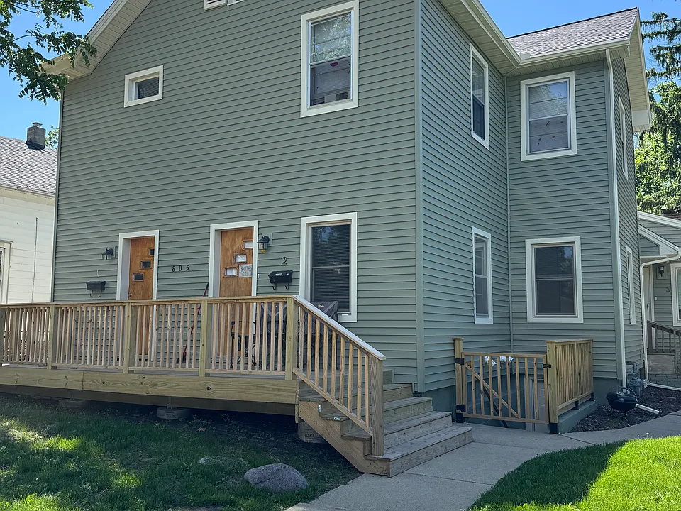 805 E Market St #2