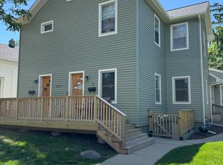 805 E Market St APT 2, Bloomington, IL 61701