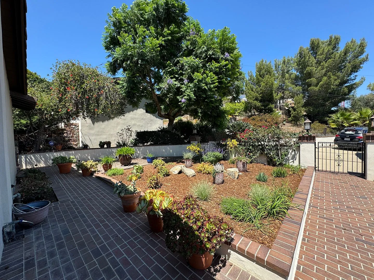 Beautiful Solar Powered View Home in Mt. Helix — Photo 3