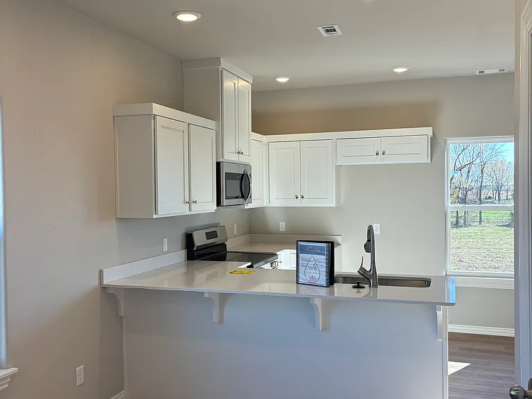 1303 Poigai Way #2 — Photo 4