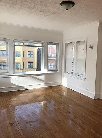 10925 S Vernon Ave #2 — Photo 3