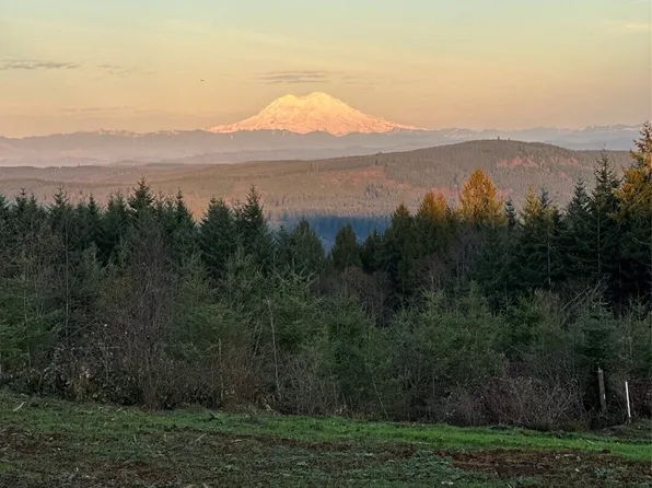 212 Suncrest Drive, Castle Rock, WA 98611