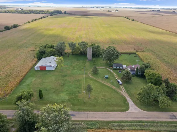 2012 N 45th Rd, Leland, IL 60531
