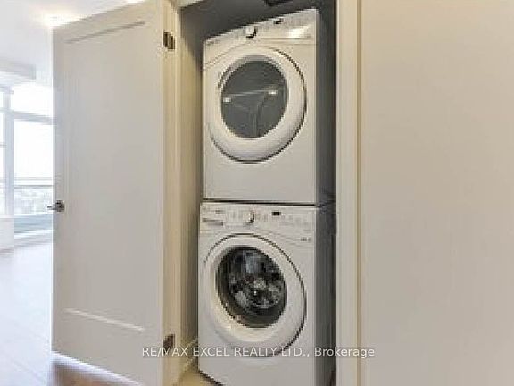 4th image of 540 Bur Oak Ave #733
