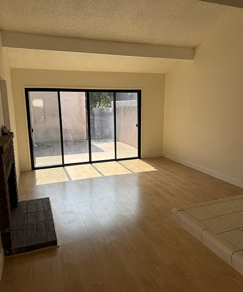 8536 De Soto Ave #13 — Photo 4