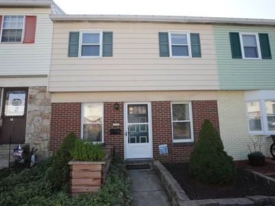 712 Pennsylvania St, Whitehall, PA, 18052