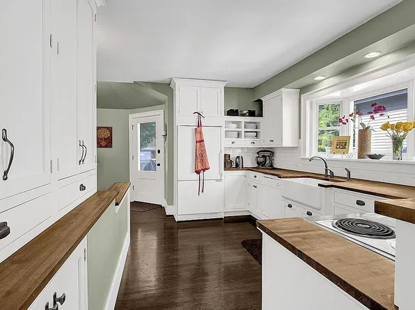 1722 NE 56th St, Seattle, WA 98105
