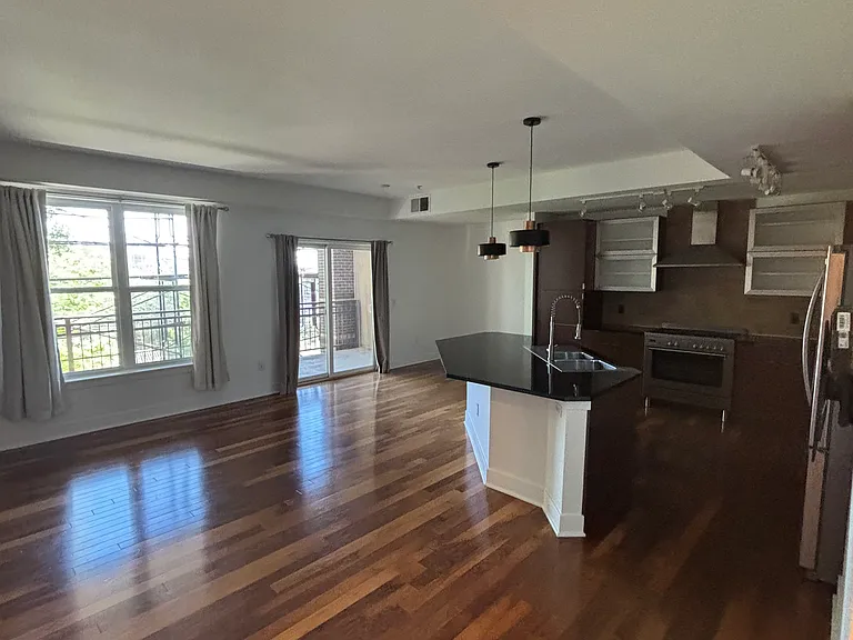 2240 N Clay St #409 — Photo 26