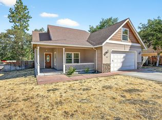 19 Pine Ct, Eagle Pt, OR 97524