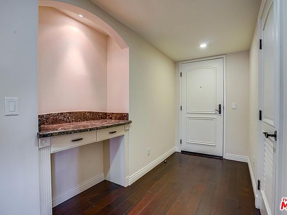 5th image of 10707 Missouri Ave APT 401