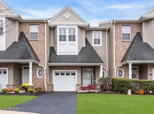 22 Island Breeze Ct, Manahawkin, NJ 08050