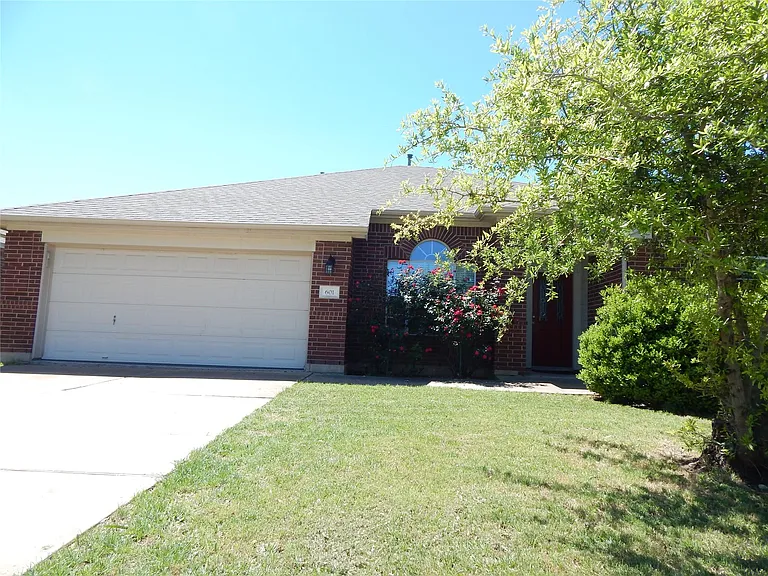 601 Abbeyglen Castle Dr — Photo 3