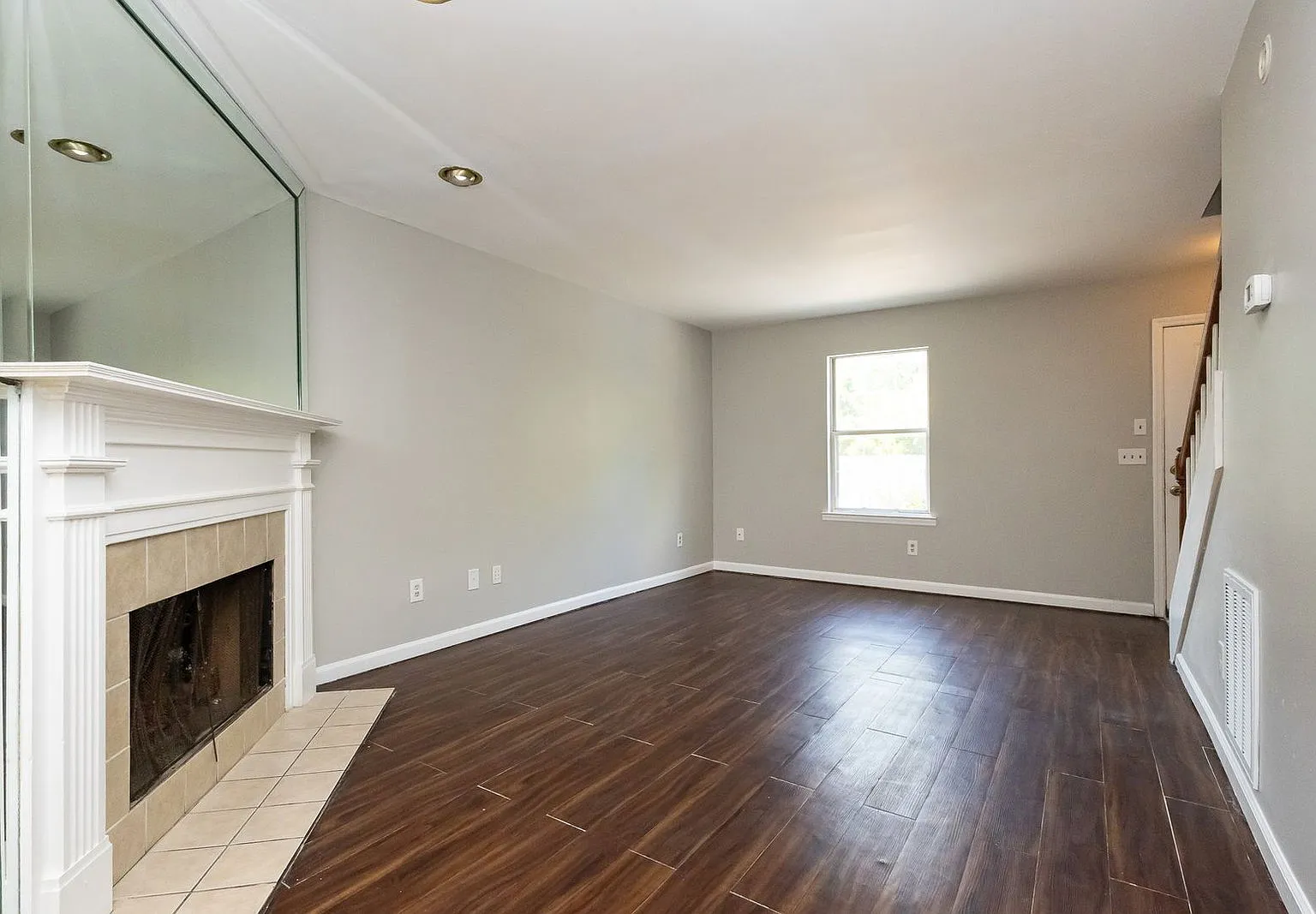2 bed, 1.5 bath, $1,195 — Photo 4