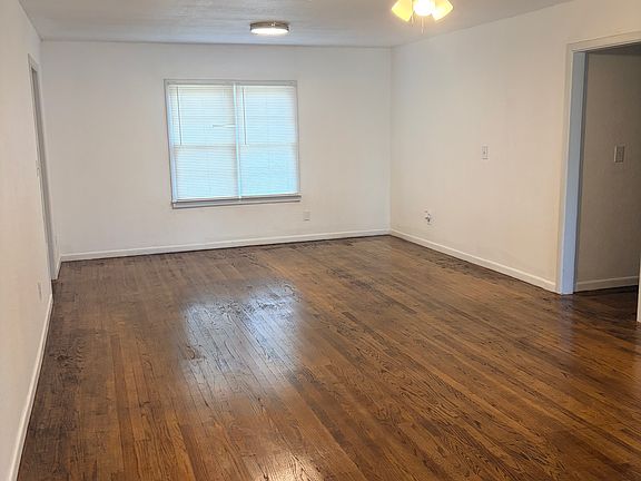 4th image of 913 SW 65th St