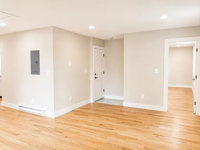10-12 H St #2 — Photo 3