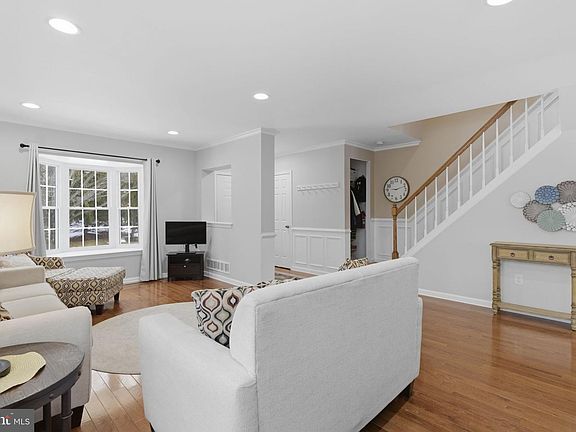 5th image of 3972 Forest Valley Rd