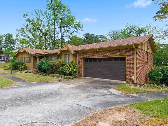 2nd image of 904 Sharp Dr