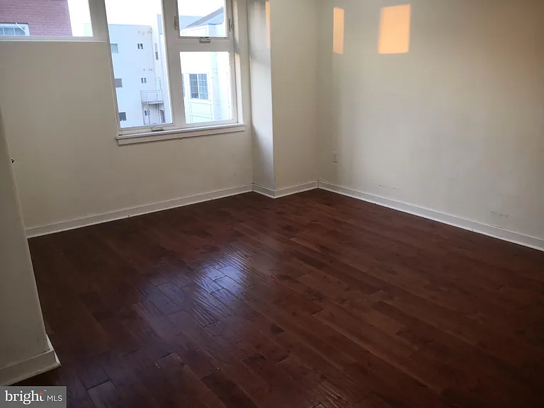 1104 Lemon St — Photo 5
