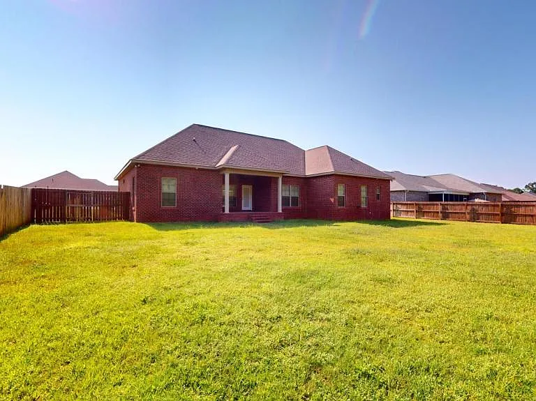 1006 Legacy Dr — Photo 31