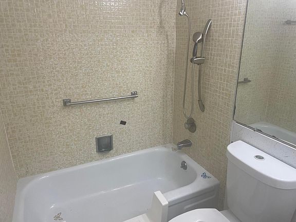 5th image of 406 Dover #A