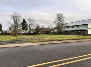 948 W Central Ave, Sutherlin, OR 97479