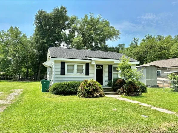 909 Loree St, Vinton, LA 70668