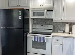 4800 Hillcrest Ln APT 402, Hollywood, FL 33021