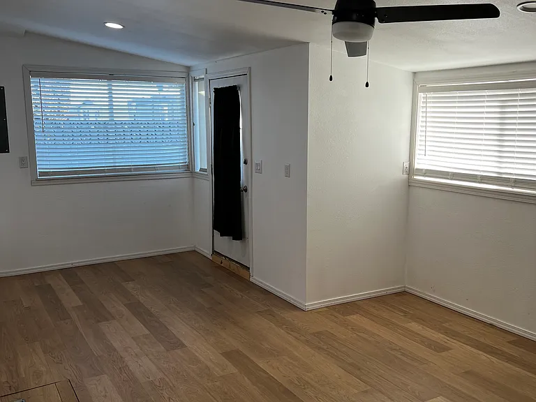 30 W Washington Ave #1B — Photo 1
