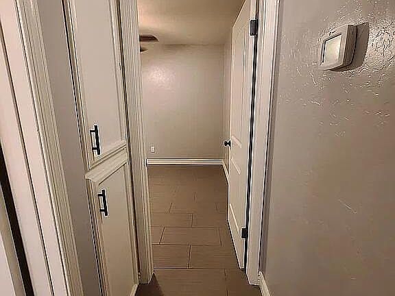 4th image of 1927 E Hampton Avenue #157