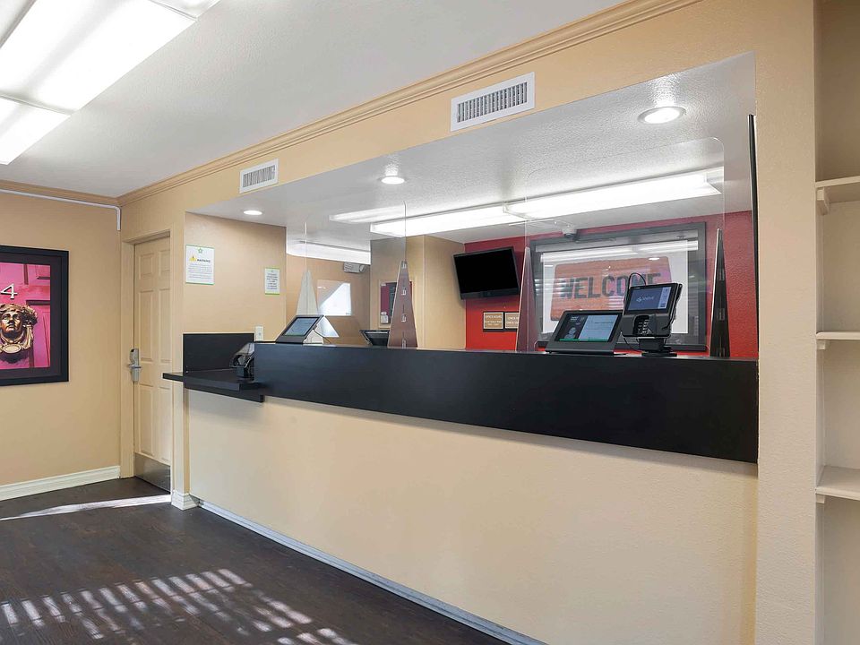 Lobby and Guest Check-in