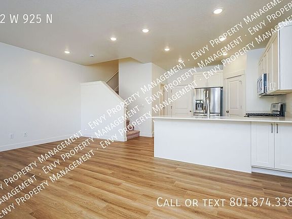 5th image of 52 W 925 N