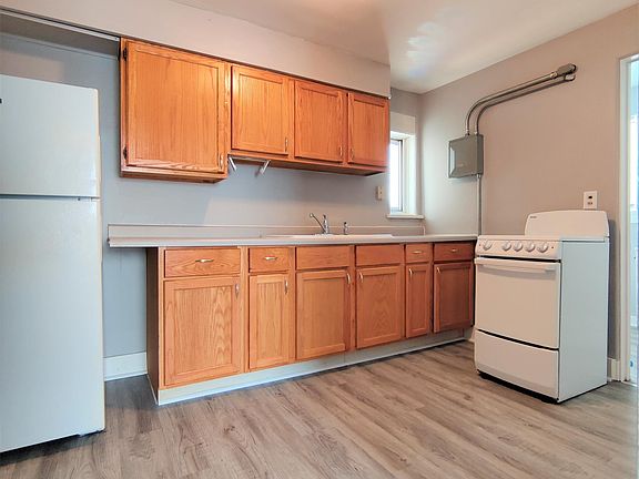 3rd image of 105 E Lincoln Ave #3