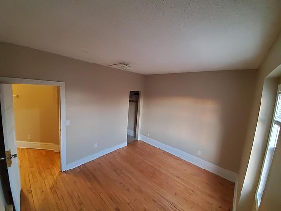 4th image of 511 Minnehaha Ave E APT 4
