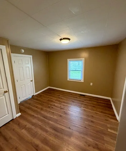 227 N Ross St — Photo 6