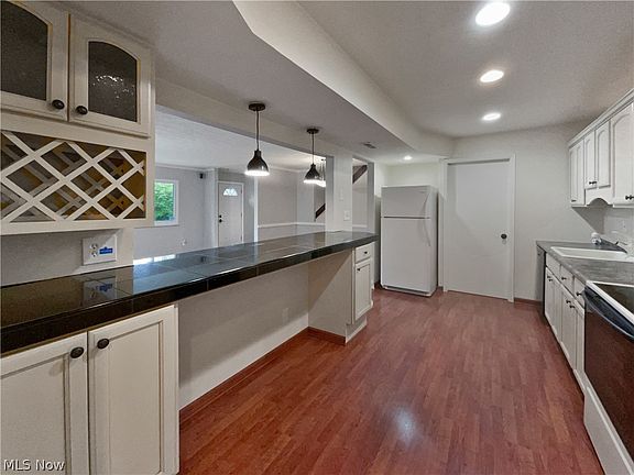 3rd image of 11646 Club House Dr #27