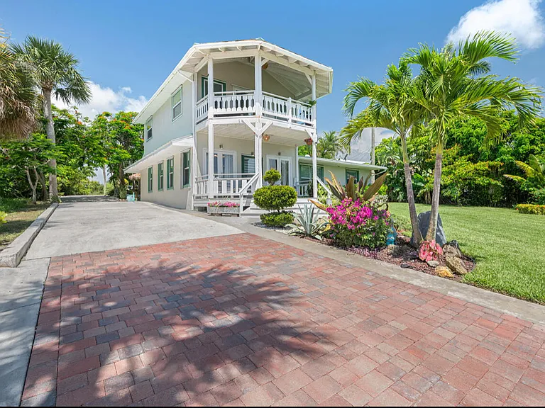 12417 S Indian River Dr — Photo 2
