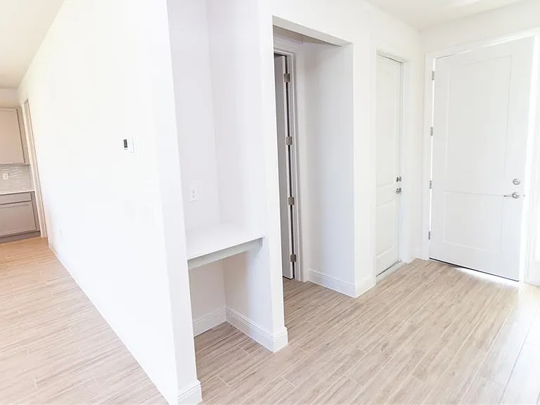 820 Lowood Ct — Photo 22