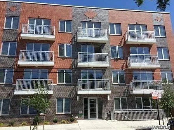 32-15 Leavitt Street #2C, Flushing, NY 11354