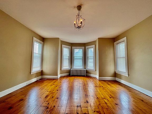 2nd image of 30 Willard St Floor 2